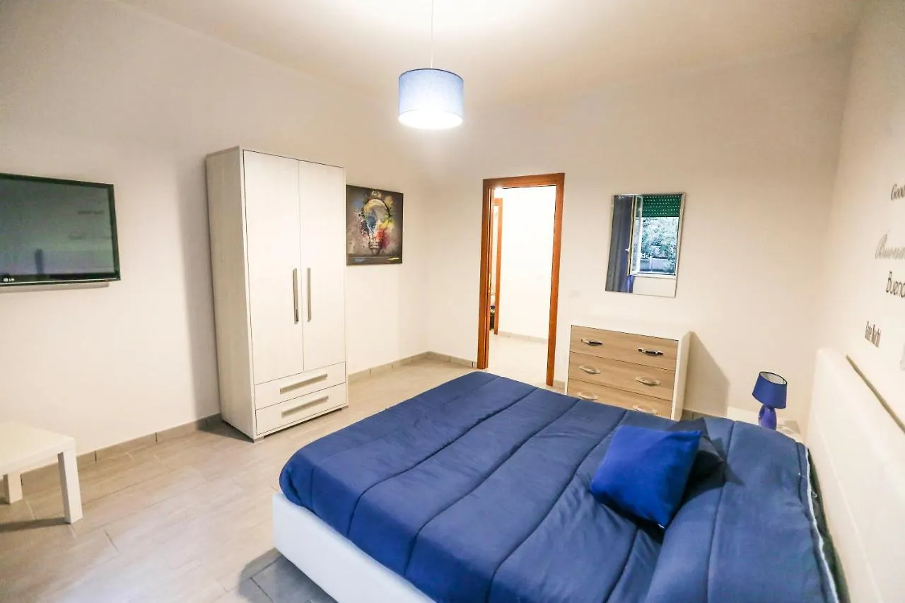 Habitat: Luxury Home Napoli Centro Italia